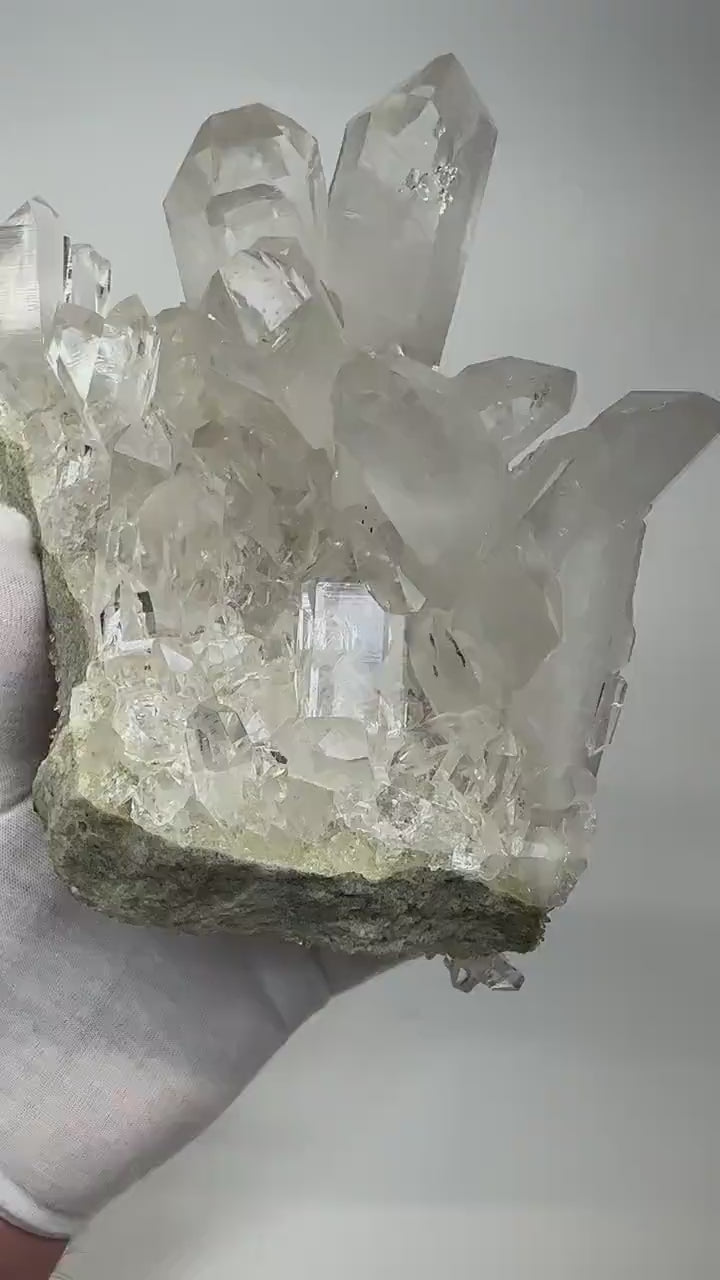 video showcasing Arkansas clear quartz crystal 2720g - clearquartzshop