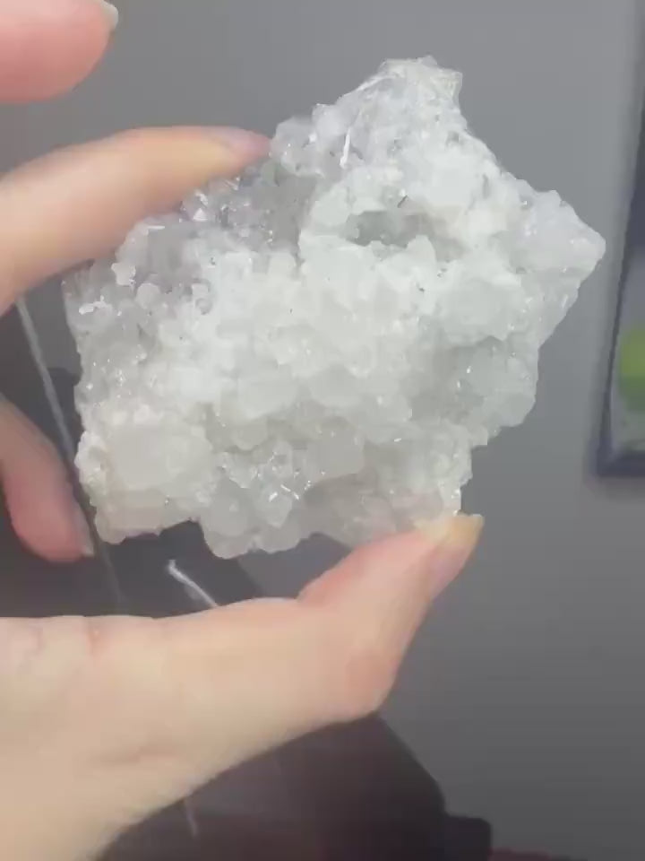 360-degree video of russian quartz cluster 240g in hand - clearquartzshop