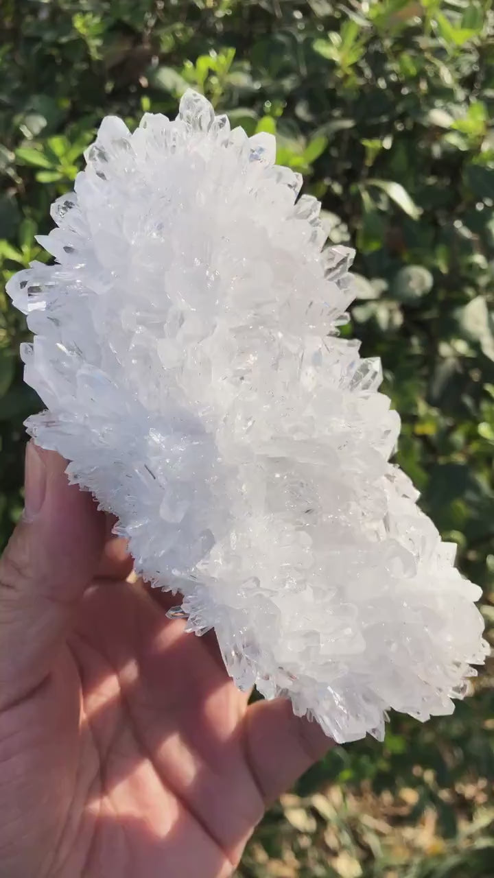 video of 725g chinese clear quartz cluster sparkling in sunlight - clearquartzshop