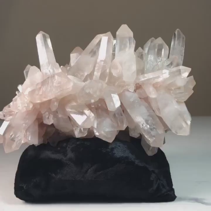360 video of natural himalayan clear quartz cluster for collectors - clearquartshop